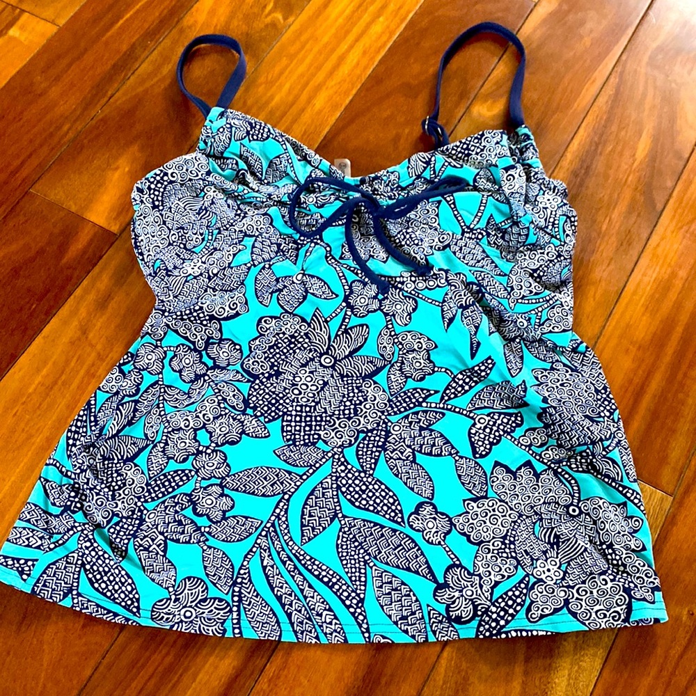 Lands end size 8 swimsuit top